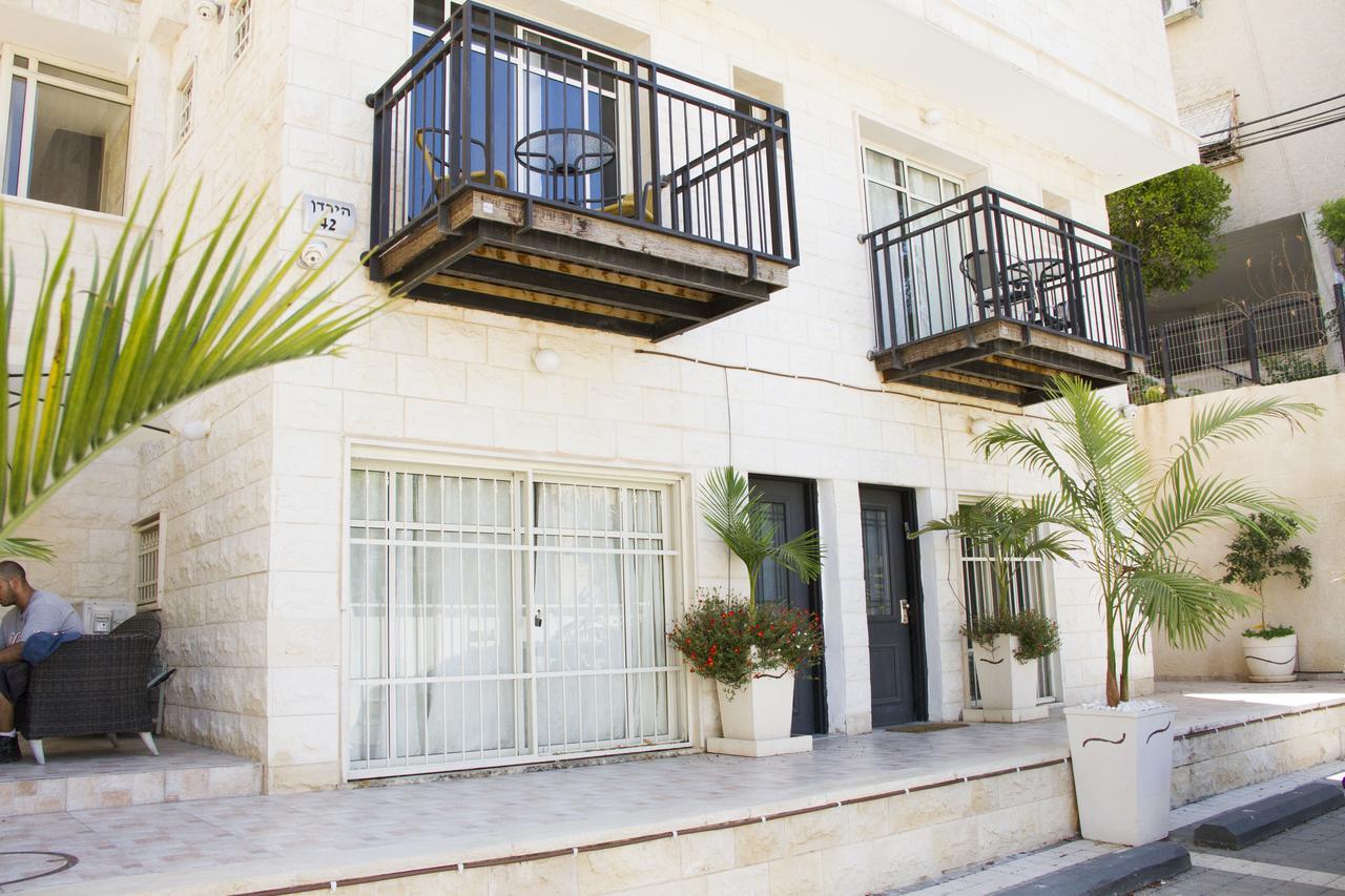 Casa De Aharon Apartments Haifa Eksteriør billede