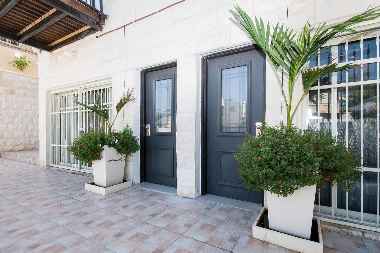 Casa De Aharon Apartments Haifa Eksteriør billede
